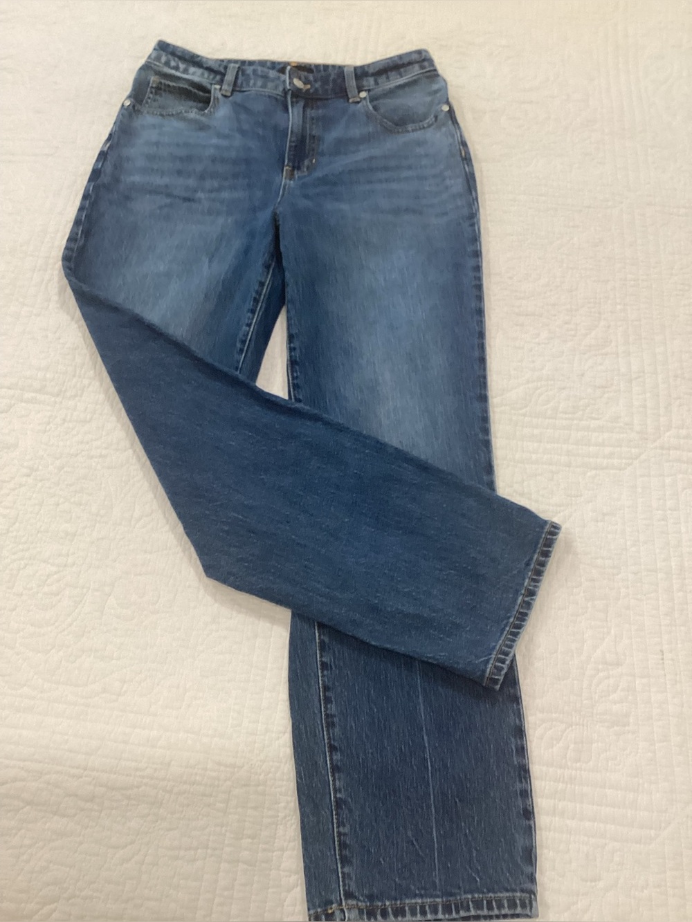 Talbots High Waist Relaxed Jeans Medium Wash Denim - Size 6P